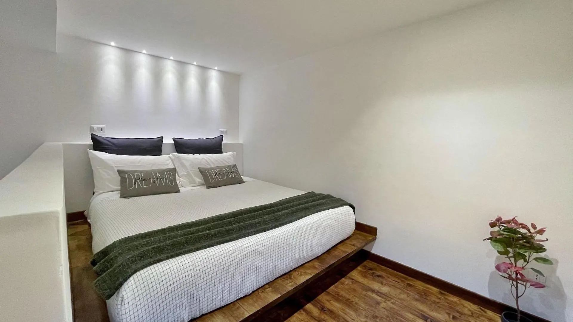 I Quartieri Di Spaccanapoli B&B 0*, Naples Italy